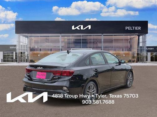 Aurora Black Pearl 2024 Kia Forte GT-Line