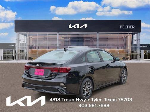 Aurora Black Pearl 2024 Kia Forte GT-Line