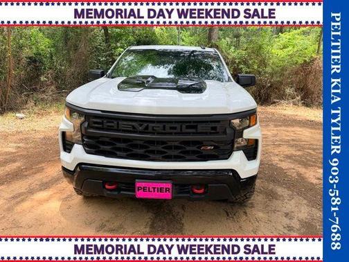 Summit White 2023 Chevrolet Silverado 1500 Custom Trail Boss