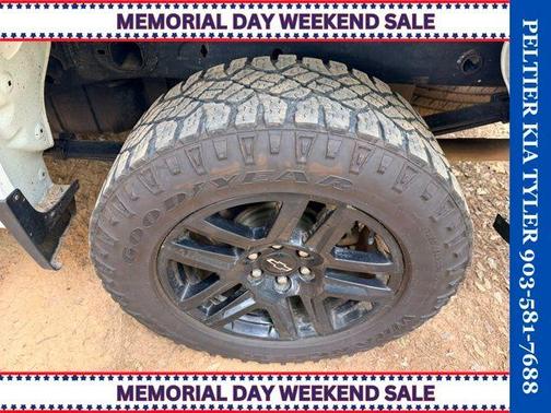 Summit White 2023 Chevrolet Silverado 1500 Custom Trail Boss