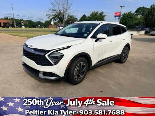 Snow White Pearl 2024 Kia Sportage LX