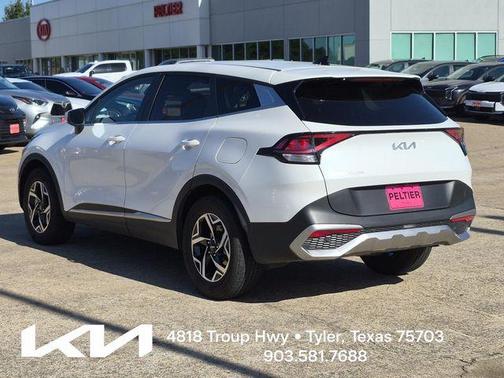 Snow White Pearl 2024 Kia Sportage LX