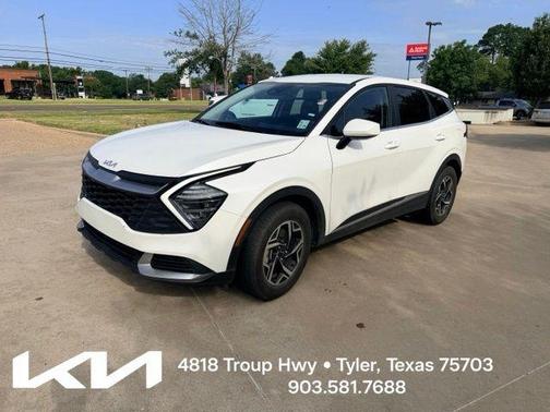 Snow White Pearl 2024 Kia Sportage LX