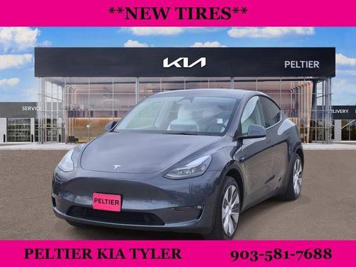 2023 Tesla Model Y Base