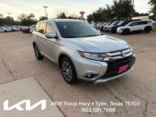 Cool Silver Metallic 2016 Mitsubishi Outlander SE