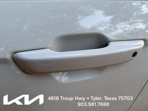 Bright White Clearcoat 2021 Jeep Grand Cherokee L Laredo