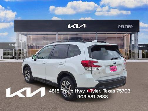 Crystal White Pearl 2021 Subaru Forester Premium