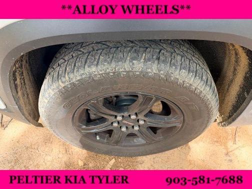 White Frost Tri-Coat 2021 GMC Acadia AT4