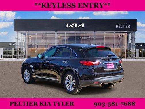 2017 INFINITI QX70 Base