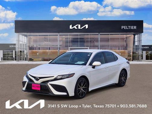 White 2022 Toyota Camry SE