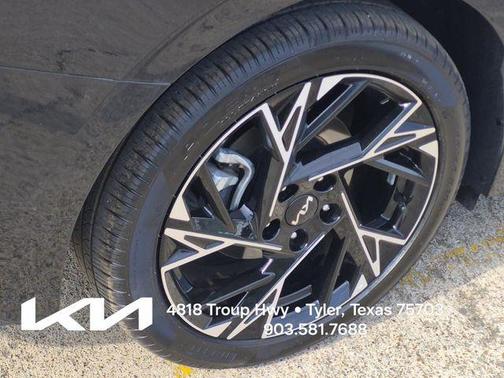 Aurora Black Pearl 2026 Kia K5 GT-Line