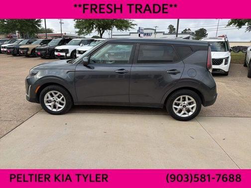 Gravity Gray 2024 Kia Soul LX