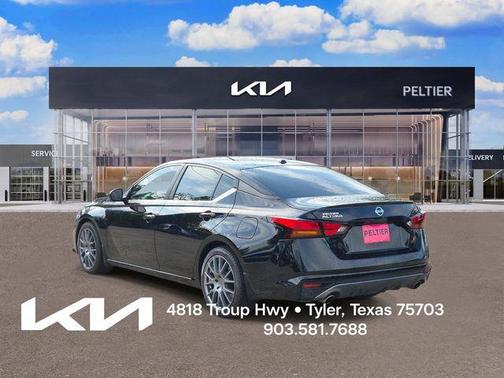 Black 2019 Nissan Altima 2.5 SR
