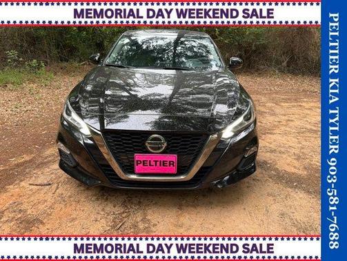 Black 2019 Nissan Altima 2.5 SR