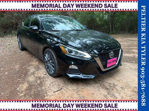 Black 2019 Nissan Altima 2.5 SR