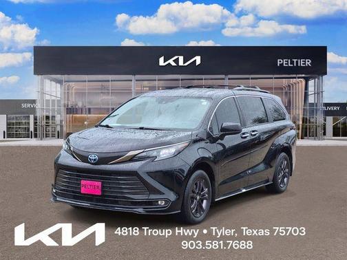 Midnight Black Metallic 2024 Toyota Sienna Woodland Edition