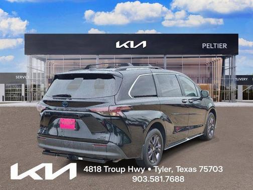 Midnight Black Metallic 2024 Toyota Sienna Woodland Edition