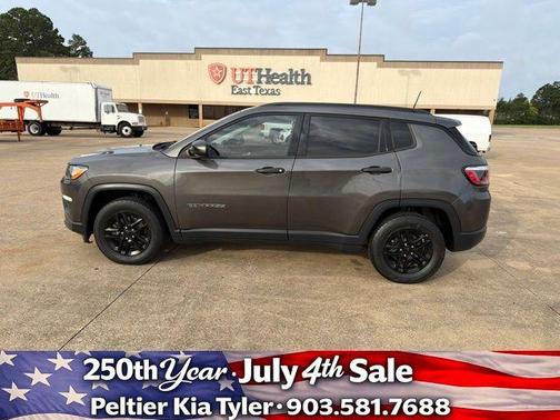 Granite Crystal Clearcoat Metallic 2018 Jeep Compass Sport