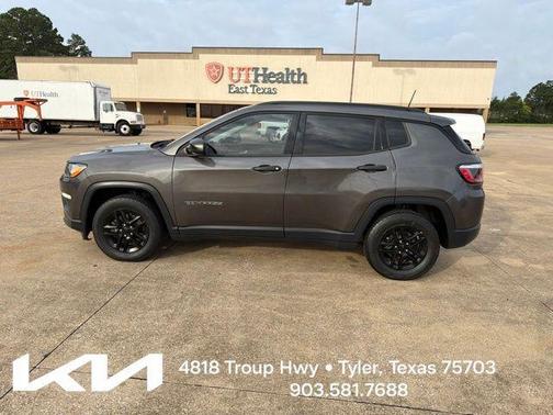 Granite Crystal Clearcoat Metallic 2018 Jeep Compass Sport