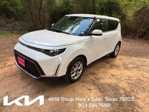 Snow White Pearl 2024 Kia Soul LX