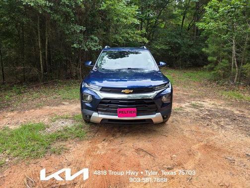 Blue Glow Metallic 2022 Chevrolet Trailblazer LT