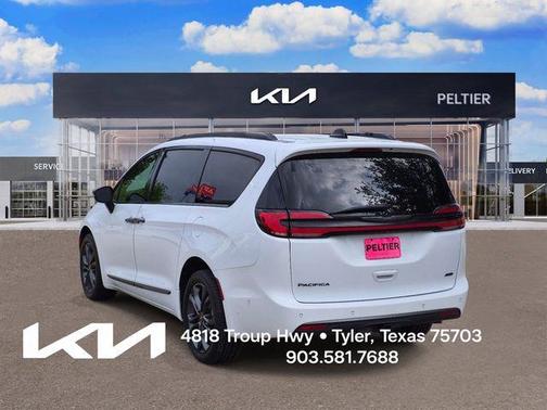 Bright White Clearcoat 2023 Chrysler Pacifica Touring-L