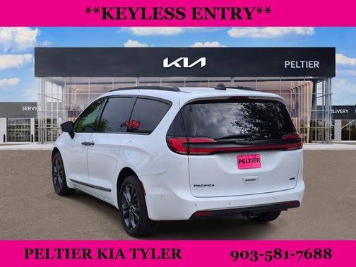Bright White Clearcoat 2023 Chrysler Pacifica Touring-L