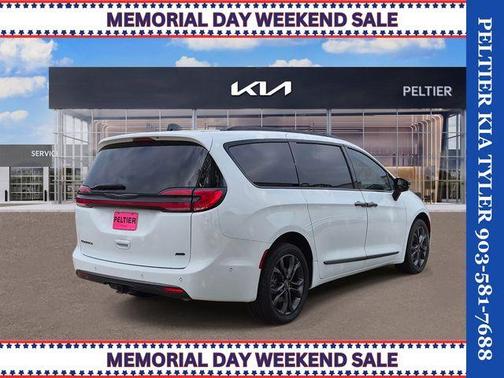 Bright White Clearcoat 2023 Chrysler Pacifica Touring-L