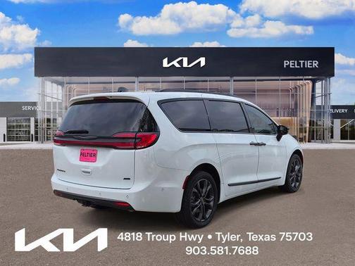 Bright White Clearcoat 2023 Chrysler Pacifica Touring-L