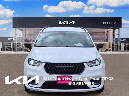 Bright White Clearcoat 2023 Chrysler Pacifica Touring-L