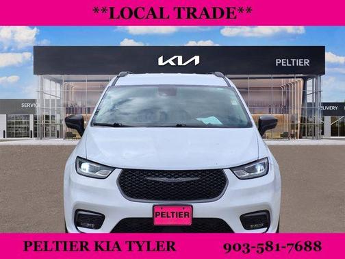 Bright White Clearcoat 2023 Chrysler Pacifica Touring-L