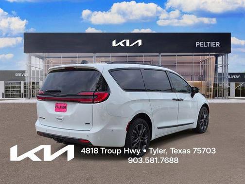 Bright White Clearcoat 2023 Chrysler Pacifica Touring-L