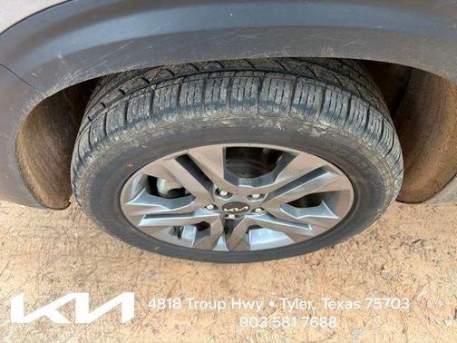 Steel Gray 2022 Kia Seltos LX
