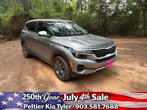 Steel Gray 2022 Kia Seltos LX