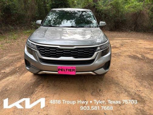 Steel Gray 2022 Kia Seltos LX