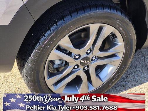 Steel Gray 2022 Kia Seltos LX