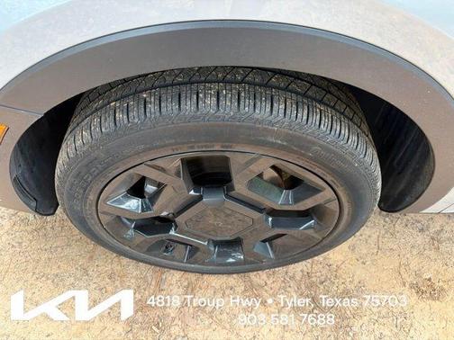 Wolf Gray 2025 Kia Sorento SX