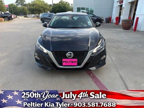 Black 2021 Nissan Altima 2.5 SV