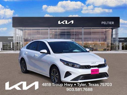 Snow White Pearl 2023 Kia Forte LXS