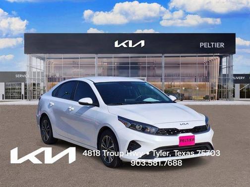 Snow White Pearl 2023 Kia Forte LXS