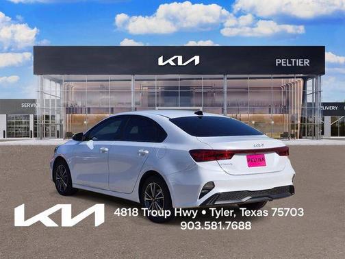 Snow White Pearl 2023 Kia Forte LXS