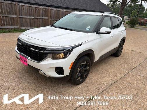 Snow White Pearl 2024 Kia Seltos EX