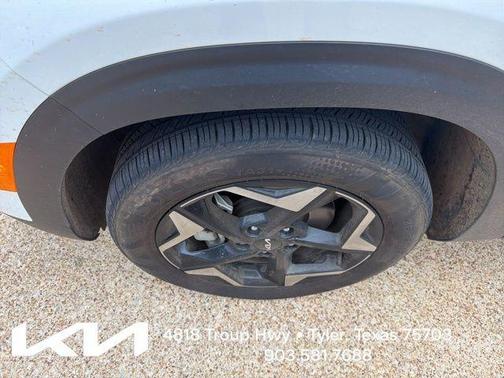 Snow White Pearl 2024 Kia Seltos EX