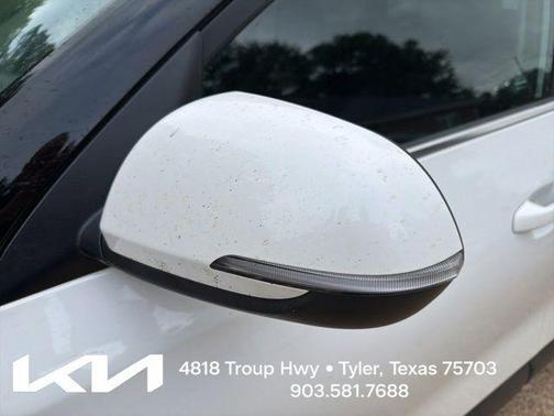 Snow White Pearl 2024 Kia Seltos EX
