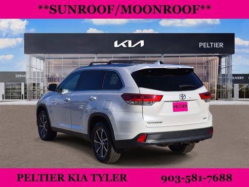 2019 Toyota Highlander SE
