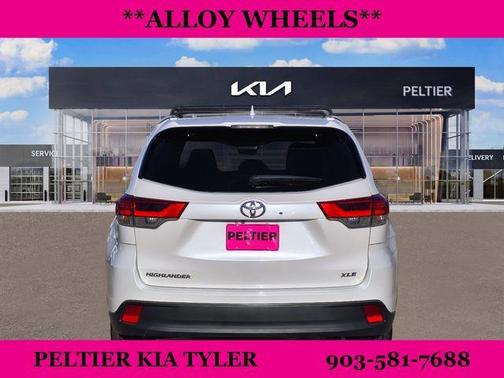 2019 Toyota Highlander SE