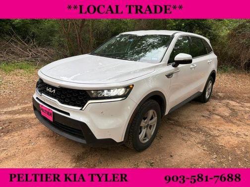 Glacial White Pearl 2023 Kia Sorento LX