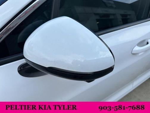 2022 Kia K5 EX