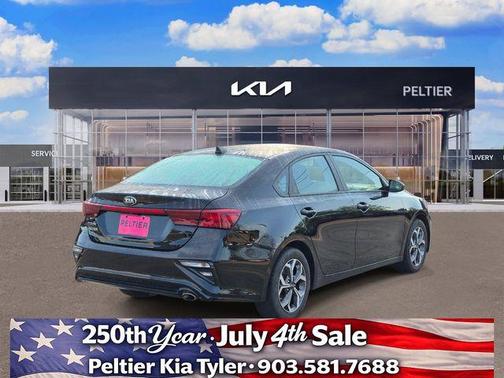 Aurora Black Pearl 2020 Kia Forte LXS