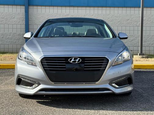 2016 Hyundai SONATA Hybrid Limited